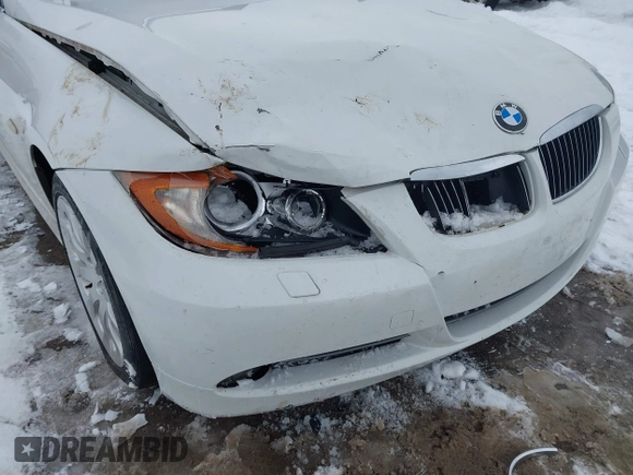 2006 BMW 3 Series 330xi with VIN WBAVD33556KL52150, listed as a IAAI auction lot 41307691 with 168,546 mi miles. Bid and sale history available at carsss.com. Image 6.