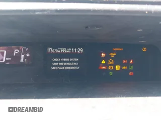 2017 Toyota Prius One z VIN JTDKDTB39H1591876, wystawiony jako IAAI lot #42086978 z przebiegiem 115 070 mil mil oraz . Historia ofert i sprzedaży dostępna na DreamBid. Obrazek 7.