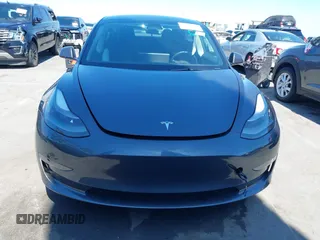 2023 Tesla Model 3 z VIN 5YJ3E1EAXPF710024, wystawiony jako IAAI lot #41228608 z przebiegiem 10 481 mil mil oraz . Historia ofert i sprzedaży dostępna na DreamBid. Obrazek 10.