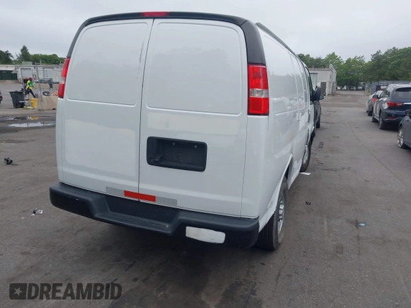 2022 Chevrolet Express Cargo z VIN 1GCWGAF72N1142965, wystawiony jako IAAI lot #42463029 z przebiegiem 49 782 mil mil oraz . Historia ofert i sprzedaży dostępna na DreamBid. Obrazek 4.