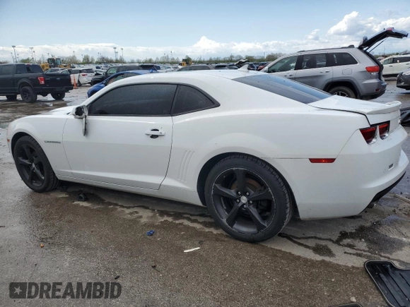 2013 Chevrolet Camaro LT z VIN 2G1FC1E38D9172713, wystawiony jako Copart lot #52681855 z przebiegiem 65 440 mil mil oraz Czysty tytuł • Clean title. Historia ofert i sprzedaży dostępna na DreamBid. Obrazek 2.