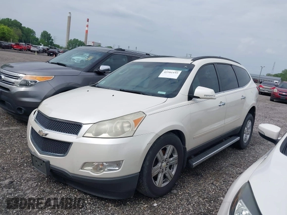 2011 Chevrolet Traverse 1LT z VIN 1GNKRGED6BJ151688, wystawiony jako IAAI lot #42281195 z przebiegiem 259 173 mil mil oraz . Historia ofert i sprzedaży dostępna na DreamBid. Obrazek 2.