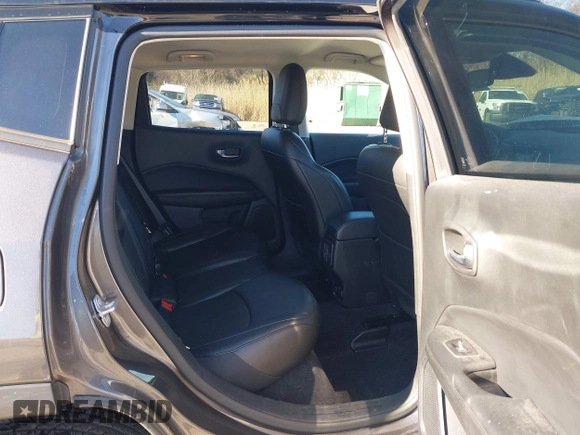 2020 Jeep Compass Latitude с VIN 3C4NJDBB5LT101115, выставлен на аукционе IAAI как лот 41857821 с пробегом 35 550 миль миль и . История ставок и продаж доступна на DreamBid. Изображение 8.