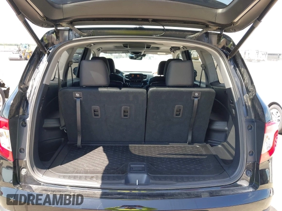 2019 Honda Pilot Touring 7-Passenger with VIN 5FNYF6H67KB031988, listed as a IAAI auction lot 42519588 with 41,368 mi miles and . Bid and sale history available at DreamBid. Image 17.