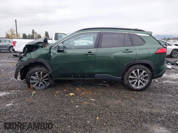 2023 Toyota Corolla Cross XLE z VIN 7MUDAABG2PV073950, wystawiony jako IAAI lot #40665833 z przebiegiem Nie podano mil oraz . Historia ofert i sprzedaży dostępna na DreamBid. Obrazek 14.