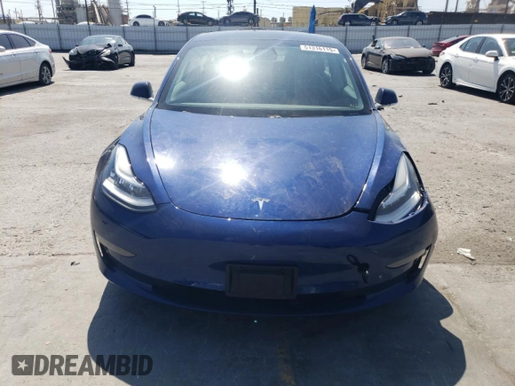 2020 Tesla Model 3 Long Range z VIN 5YJ3E1EB7LF647614, wystawiony jako Copart lot #51316115 z przebiegiem 54 917 mil mil oraz Szkoda całkowita • Salvage title. Historia ofert i sprzedaży dostępna na DreamBid. Obrazek 5.
