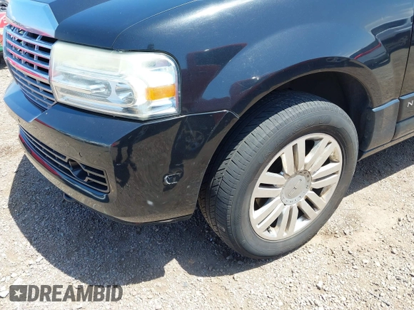 2011 Lincoln Navigator z VIN 5LMJJ2H57BEJ00298, wystawiony jako IAAI lot #42170739 z przebiegiem 175 692 mil mil oraz . Historia ofert i sprzedaży dostępna na DreamBid. Obrazek 17.