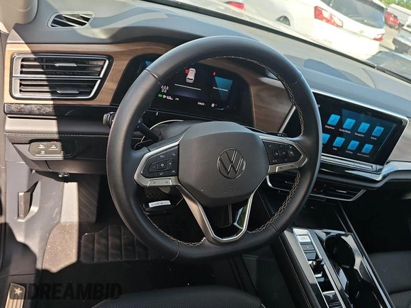 2024 Volkswagen Atlas SE z VIN 1V2HR2CA4RC558128, wystawiony jako IAAI lot #42852874 z przebiegiem 23 623 mil mil oraz . Historia ofert i sprzedaży dostępna na DreamBid. Obrazek 8.