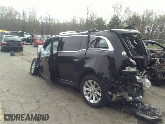 2019 Lincoln MKT with VIN 2LMHJ5NK6KBL02630, listed as a IAAI auction lot 36392879 with Not Provided miles and . Bid and sale history available at DreamBid. Image 3.
