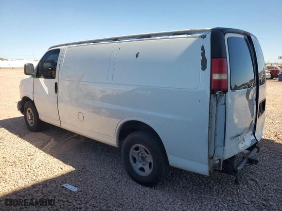 2005 Chevrolet Express Cargo Van with VIN 1GCFG15X651256811, listed as a Copart auction lot 45123695 with 193,437 mi miles and Salvage Title. Bid and sale history available at carsss.com. Image 2.