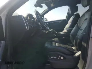 2021 Porsche Cayenne z VIN WP1AA2AY0MDA00689, wystawiony jako Copart lot #54452105 z przebiegiem 35 799 mil mil oraz Szkoda całkowita • Salvage title. Historia ofert i sprzedaży dostępna na DreamBid. Obrazek 7.