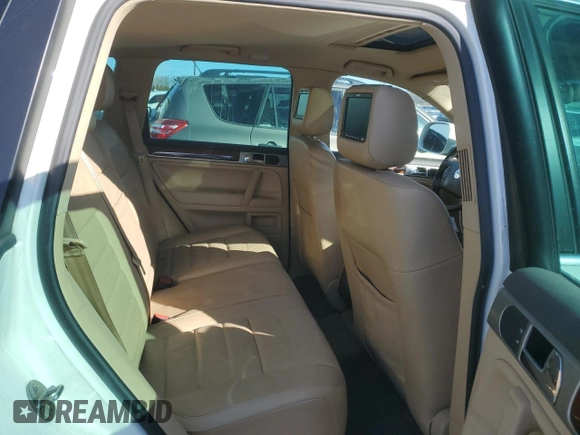 2010 Volkswagen Touareg VR6 with VIN WVGBF7A92AD003436, listed as a Copart auction lot 87545585 with 145,716 mi miles and Clean Title. Bid and sale history available at DreamBid. Image 11.