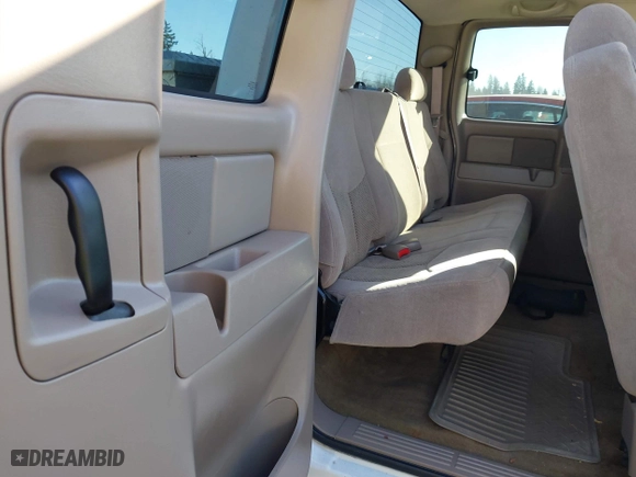 2006 Chevrolet Silverado 1500 LT1 with VIN 1GCEC19V66Z242765, listed as a IAAI auction lot 41430016 with 164,111 mi miles. Bid and sale history available at carsss.com. Image 8.