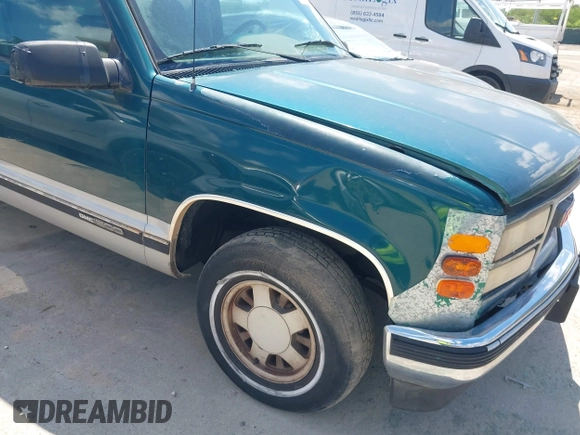 1995 GMC Suburban z VIN 1GKEC16KXSJ712111, wystawiony jako IAAI lot #42185423 z przebiegiem 269 010 mil mil oraz . Historia ofert i sprzedaży dostępna na DreamBid. Obrazek 6.