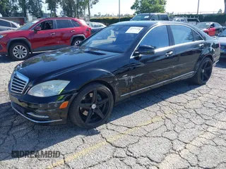 2012 Mercedes-Benz S 550 z VIN WDDNG7DB1CA479328, wystawiony jako IAAI lot #42271450 z przebiegiem Nie podano mil oraz . Historia ofert i sprzedaży dostępna na DreamBid. Obrazek 19.