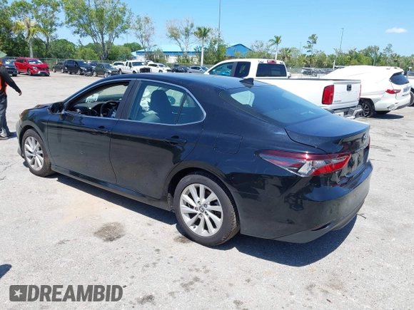 2023 Toyota Camry LE z VIN 4T1C11AK2PU120803, wystawiony jako IAAI lot #42060384 z przebiegiem 38 897 mil mil oraz . Historia ofert i sprzedaży dostępna na DreamBid. Obrazek 3.