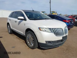 2011 Lincoln MKX with VIN 2LMDJ8JK5BBJ18060, listed as a IAAI auction lot 41932535 with 136,717 mi miles. Bid and sale history available at carsss.com. Image 1.