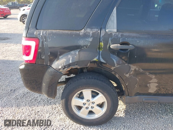 2008 Ford Escape XLT with VIN 1FMCU93138KD65438, listed as a IAAI auction lot 42073549 with 185,343 mi miles. Bid and sale history available at carsss.com. Image 12.