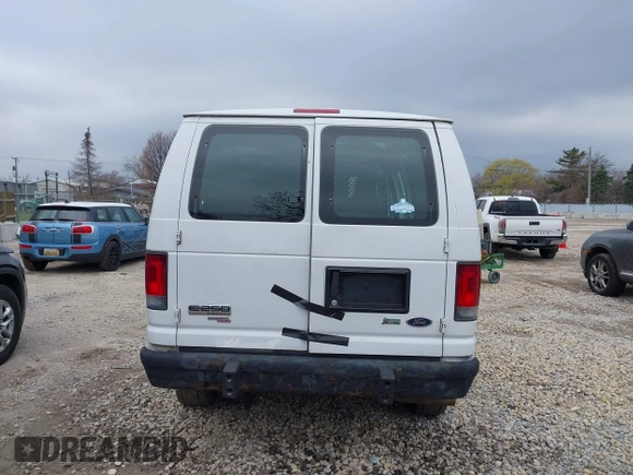 2013 Ford Econoline Cargo Commercial z VIN 1FTNE2EW5DDA32862, wystawiony jako IAAI lot #42012064 z przebiegiem 123 985 mil mil oraz . Historia ofert i sprzedaży dostępna na DreamBid. Obrazek 16.