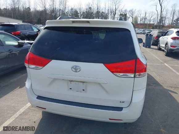 2011 Toyota Sienna LE AAS with VIN 5TDKK3DCXBS175008, listed as a IAAI auction lot 41840279 with 206,366 mi miles. Bid and sale history available at carsss.com. Image 16.