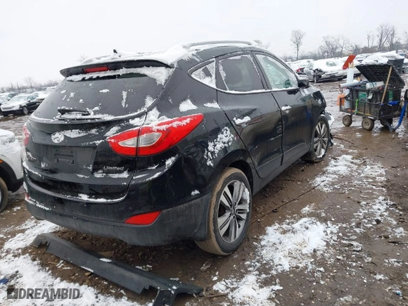 2015 Hyundai Tucson SE with VIN KM8JU3AG5FU965245, listed as a IAAI auction lot 41565341 with 197,787 mi miles. Bid and sale history available at carsss.com. Image 4.
