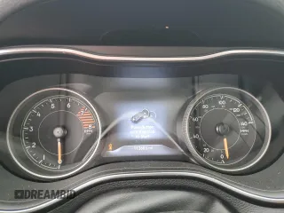 2021 Jeep Cherokee Limited z VIN 1C4PJLDX6MD183388, wystawiony jako Copart lot #42555715 z przebiegiem 113 883 mil mil oraz Szkoda całkowita • Salvage title. Historia ofert i sprzedaży dostępna na DreamBid. Obrazek 9.