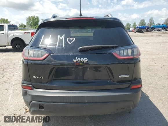 2019 Jeep Cherokee Latitude z VIN 1C4PJMCB8KD212964, wystawiony jako Copart lot #56205015 z przebiegiem 116 443 mil mil oraz Szkoda całkowita • Salvage title. Historia ofert i sprzedaży dostępna na DreamBid. Obrazek 6.