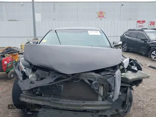 2011 Acura ZDX Tech Pkg with VIN 2HNYB1H46BH500215, listed as a IAAI auction lot 41902209 with 276,128 mi miles. Bid and sale history available at carsss.com. Image 13.
