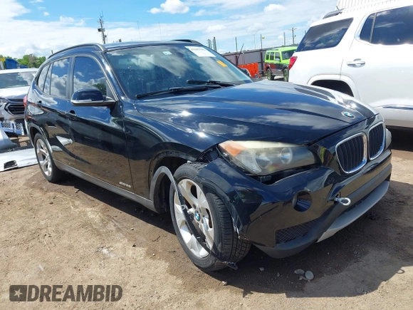 2013 BMW X1 28i z VIN WBAVM1C52DVW41549, wystawiony jako IAAI lot #42207042 z przebiegiem 74 689 mil mil oraz . Historia ofert i sprzedaży dostępna na DreamBid. Obrazek 1.
