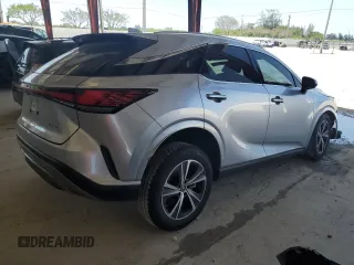 2024 Lexus RX 350 z VIN JTJCHMAA6R2011832, wystawiony jako Copart lot #56417675 z przebiegiem 18 955 mil mil oraz Szkoda całkowita • Salvage title. Historia ofert i sprzedaży dostępna na DreamBid. Obrazek 3.