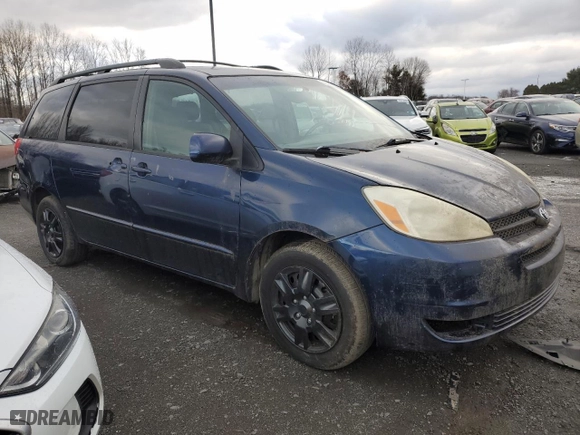 2004 Toyota Sienna XLE with VIN 5TDBA22C14S010077, listed as a Copart auction lot 42851905 with 246,082 mi miles and Clean Title. Bid and sale history available at carsss.com. Image 4.