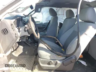 2014 Ford F-250 XL z VIN 1FT7X2B64EEA68416, wystawiony jako Copart lot #59784395 z przebiegiem 219 079 mil mil oraz Szkoda całkowita • Salvage title. Historia ofert i sprzedaży dostępna na DreamBid. Obrazek 7.
