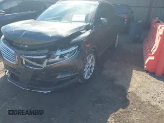 2017 Lincoln MKC Reserve с VIN 5LMCJ3C90HUL50022, выставлен на аукционе IAAI как лот 41898519 с пробегом 87 517 миль миль и . История ставок и продаж доступна на DreamBid. Изображение 17.