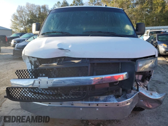2017 Chevrolet Express Passenger LT z VIN 1GAZGPFG0H1139737, wystawiony jako Copart lot #49229985 z przebiegiem 58 877 mil mil oraz Szkoda całkowita • Salvage title. Historia ofert i sprzedaży dostępna na DreamBid. Obrazek 5.
