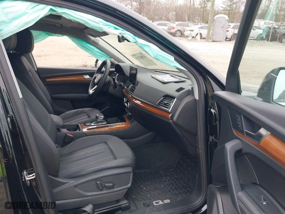 2023 Audi Q5 S line Premium Plus with VIN WA1EAAFY1P2077085, listed as a IAAI auction lot 41802510 with 25,157 mi miles. Bid and sale history available at carsss.com. Image 5.