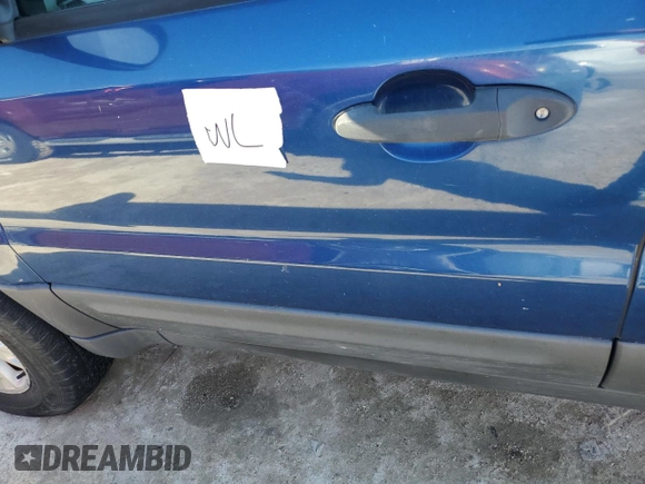 2007 Ford Escape XLT with VIN 1FMYU03117KC07213, listed as a Copart auction lot 75800064 with 0 mi miles and Non Repairable. Bid and sale history available at carsss.com. Image 13.