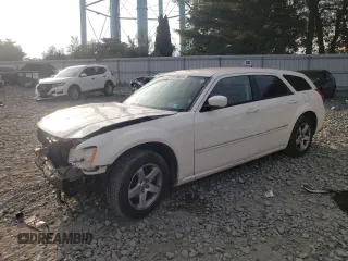 2008 Dodge Magnum SXT with VIN 2D4FV37V68H242364, listed as a Copart auction lot 67796624 with 232,497 mi miles and Salvage Title. Bid and sale history available at carsss.com. Image 1.