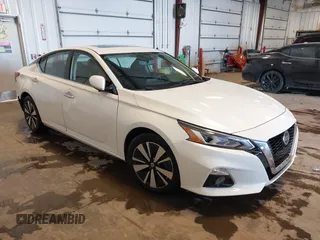 2020 Nissan Altima 2.5 SV with VIN 1N4BL4DVXLC246009, listed as a IAAI auction lot 41393987 with 139,515 mi miles. Bid and sale history available at carsss.com. Image 1.