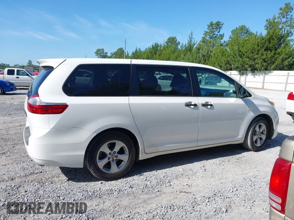 2016 Toyota Sienna L z VIN 5TDZK3DC7GS735427, wystawiony jako IAAI lot #42333624 z przebiegiem 82 599 mil mil oraz . Historia ofert i sprzedaży dostępna na DreamBid. Obrazek 13.