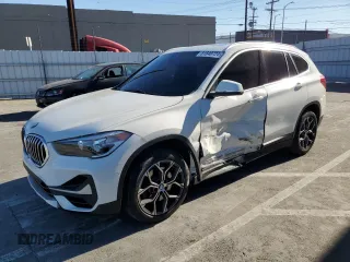 2022 BMW X1 sDrive28i with VIN WBXJG7C05N5V39439, listed as a Copart auction lot 81640724 with 30,261 mi miles and Salvage Title. Bid and sale history available at carsss.com. Image 1.
