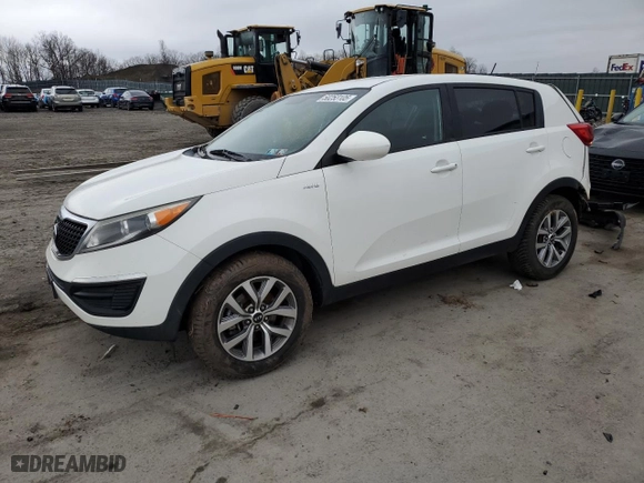 2015 Kia Sportage LX with VIN KNDPBCAC1F7723312, listed as a Copart auction lot 50253105 with 183,506 mi miles and Salvage Title. Bid and sale history available at carsss.com. Image 1.
