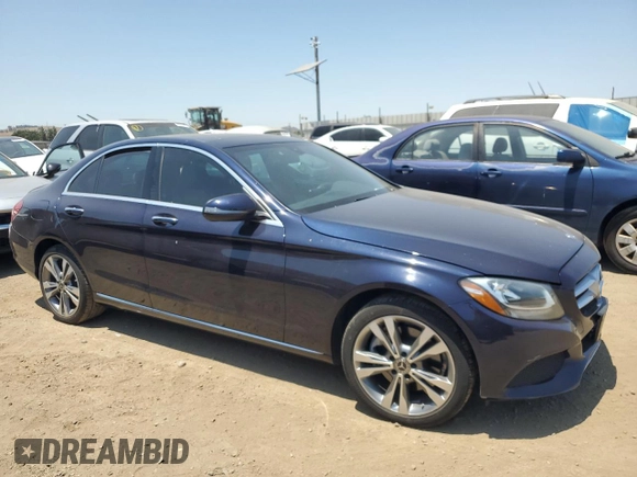 2018 Mercedes-Benz C 300 с VIN 55SWF4KBXJU282633, выставлен на аукционе Copart как лот 60121545 с пробегом 76 250 миль миль и Списание • Salvage title. История ставок и продаж доступна на DreamBid. Изображение 4.