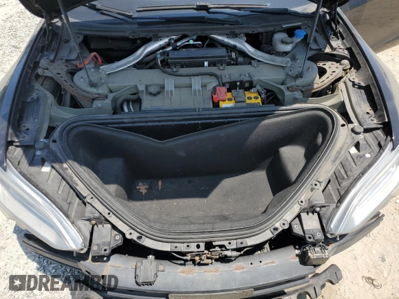 2017 Tesla Model S 100D z VIN 5YJSA1E21HF209847, wystawiony jako Copart lot #61848255 z przebiegiem 140 807 mil mil oraz Szkoda całkowita • Salvage title. Historia ofert i sprzedaży dostępna na DreamBid. Obrazek 11.