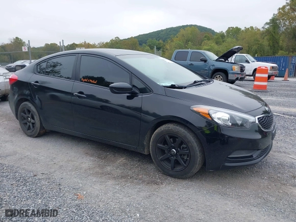 2015 Kia Forte LX with VIN KNAFK4A67F5426212, listed as a IAAI auction lot 40493636 with 85,216 mi miles. Bid and sale history available at carsss.com. Image 1.