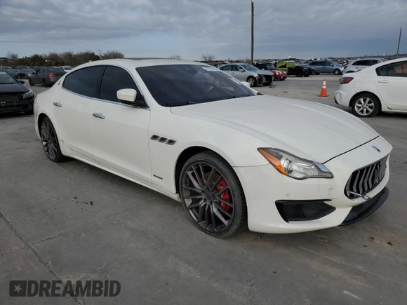 2017 Maserati Quattroporte z VIN ZAM56RPS2H1235503, wystawiony jako Copart lot #87268444 z przebiegiem 62 282 mil mil oraz Czysty tytuł • Clean title. Historia ofert i sprzedaży dostępna na DreamBid. Obrazek 4.