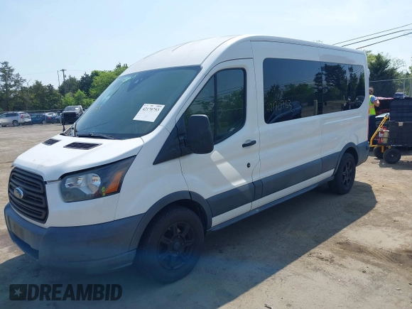 2015 Ford Transit XL z VIN 1FBAX2CM1FKA48196, wystawiony jako IAAI lot #42170753 z przebiegiem Nie podano mil oraz . Historia ofert i sprzedaży dostępna na DreamBid. Obrazek 2.