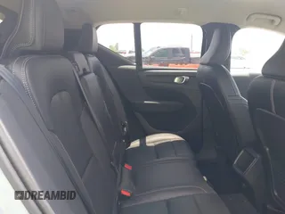 2019 Volvo XC40 Momentum with VIN YV4162UKXK2127207, listed as a IAAI auction lot 42221248 with 44,149 mi miles and . Bid and sale history available at DreamBid. Image 8.