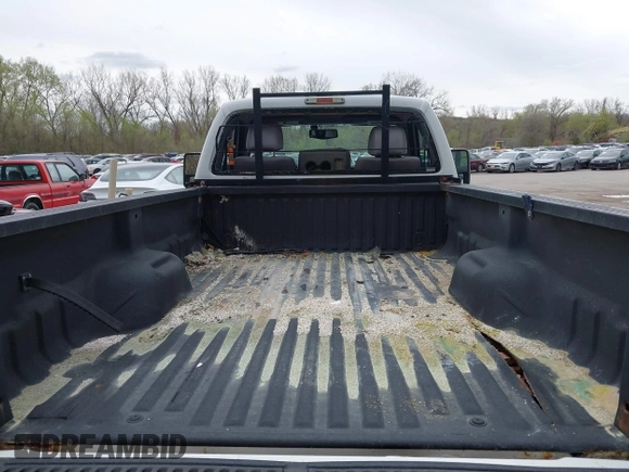 2016 Ford F-350 XL z VIN 1FTBF3A61GEC07084, wystawiony jako IAAI lot #41937847 z przebiegiem 79 841 mil mil oraz . Historia ofert i sprzedaży dostępna na DreamBid. Obrazek 8.