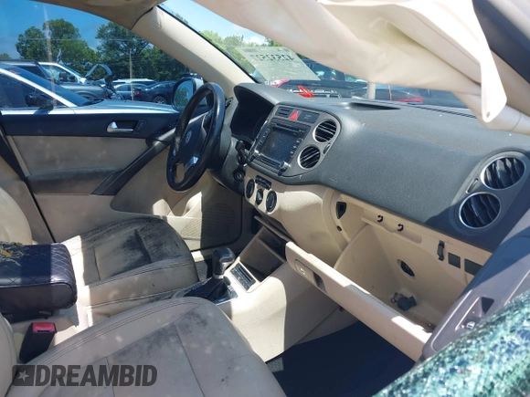 2010 Volkswagen Tiguan with VIN WVGAV9AX0AW510512, listed as a IAAI auction lot 42532527 with 193,910 mi miles and . Bid and sale history available at DreamBid. Image 5.