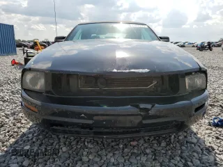 2006 Ford Mustang Standard z VIN 1ZVFT84N965254742, wystawiony jako Copart lot #61816475 z przebiegiem 111 655 mil mil oraz Czysty tytuł • Clean title. Historia ofert i sprzedaży dostępna na DreamBid. Obrazek 5.